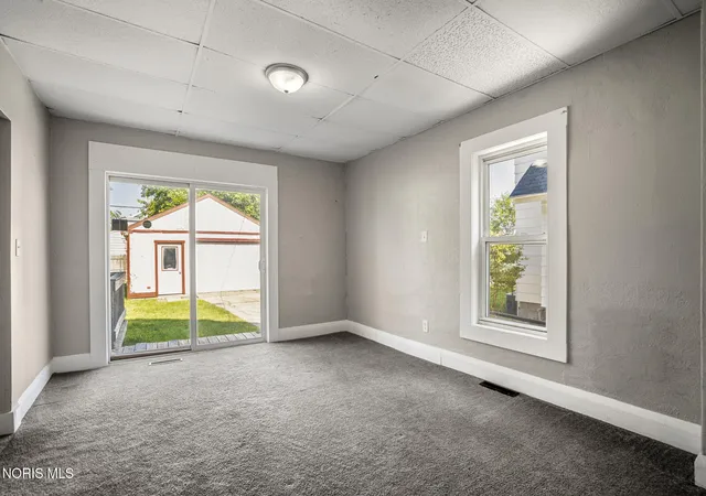 Photo 3 of Single family home for sale at 1027 Wright Ave, Toledo, OH 43609 | MLS# 10010966 | Listing updated on 2026-09-04