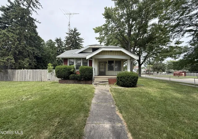 1st image of 3223 E Manhattan Blvd, Toledo, OH 43611 | MLS# 10010788