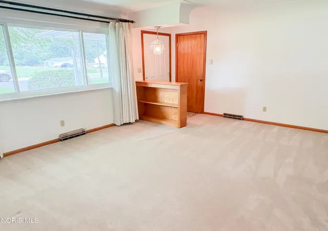Photo 3 of Sale Pending at 1113 S Lallendorf Rd, Oregon, OH 43616 | MLS# 10010829 | Listing updated on 2026-09-15