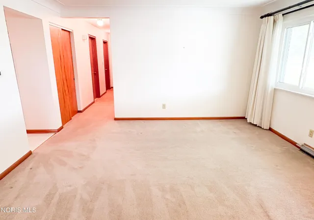 Photo 4 of Sale Pending at 1113 S Lallendorf Rd, Oregon, OH 43616 | MLS# 10010829 | Listing updated on 2026-09-15