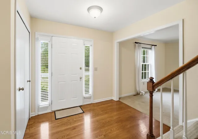 Photo 3 of Single family home for sale at 8045 Bittersweet Rd, Sylvania, OH 43560 | MLS# 10010794 | Listing updated on 2026-09-04
