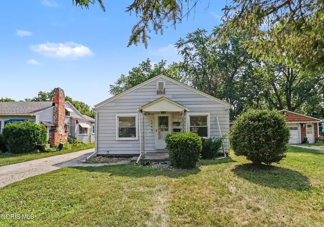 Photo 2 of Sale Pending at 5848 Pickard Dr, Toledo, OH 43613 | MLS# 10010891 | Listing updated on 2026-10-05