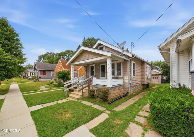 1st image of 1916 Berkshire Pl, Toledo, OH 43613 | MLS# 10011447