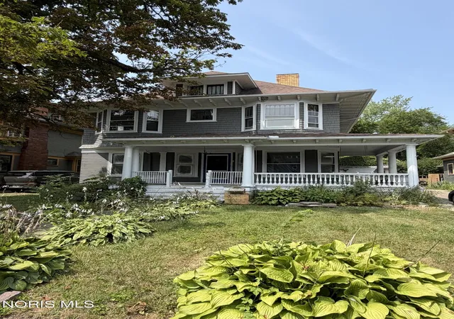 Photo 1 of Single family home for sale at 2471 Glenwood Ave, Toledo, OH 43620 | MLS# 10010813 | Listing updated on 2026-07-26