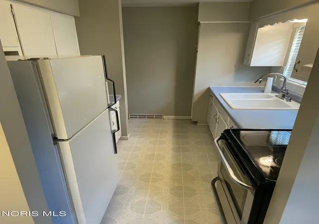Photo 3 of Condo for sale at 3217 Glanzman Rd #16, Toledo, OH 43614 | MLS# 10010835 | Listing updated on 2026-08-27