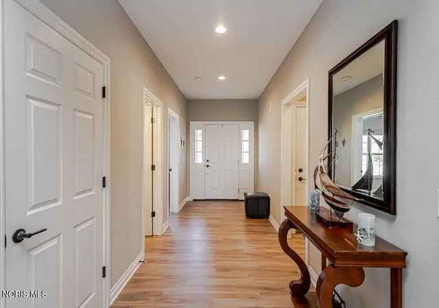 Photo 2 of Single family home for sale at 9851 Saugatuck Dr, Sylvania, OH 43560 | MLS# 10011886 | Listing updated on 2026-10-05