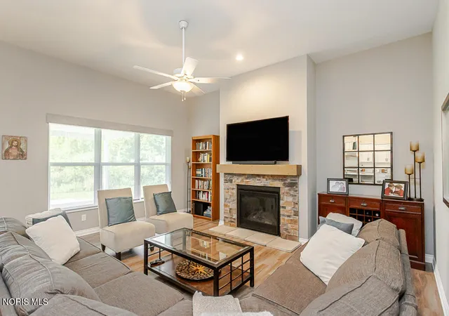 Photo 3 of Single family home for sale at 9851 Saugatuck Dr, Sylvania, OH 43560 | MLS# 10011886 | Listing updated on 2026-10-05
