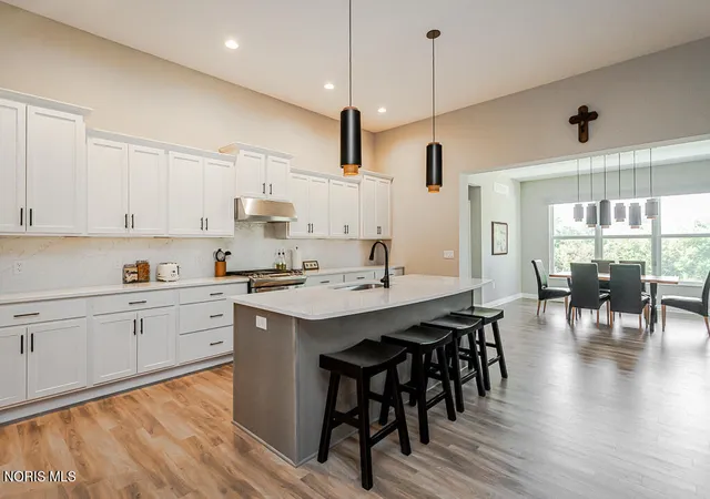 Photo 4 of Single family home for sale at 9851 Saugatuck Dr, Sylvania, OH 43560 | MLS# 10011886 | Listing updated on 2026-10-05
