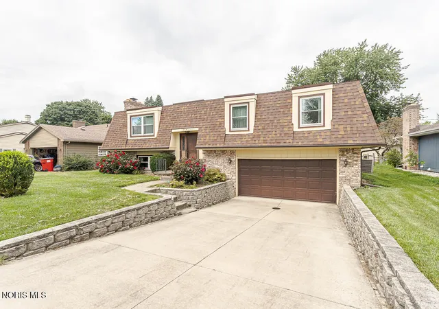Single family home for sale at 6714 Janel Ln, Maumee, OH 43537 | MLS# 10010883