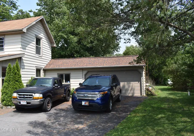 Photo 2 of Single family home for sale at 11519 Prov Neap Swan Rd, Grand Rapids, OH 43522 | MLS# 10010866 | Listing updated on 2026-09-29