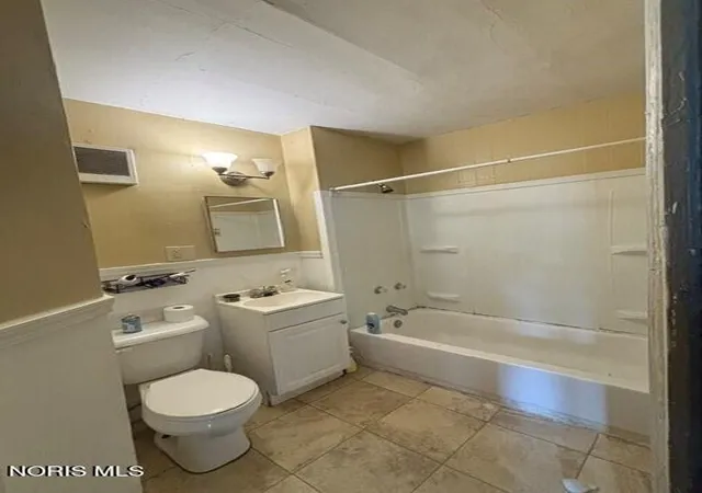 Photo 3 of Sale Pending at 414 Baden St, Toledo, OH 43609 | MLS# 10010869 | Listing updated on 2026-08-27