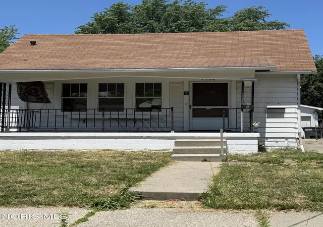 Photo 1 of Single family home for sale at 1736 Marlow Rd, Toledo, OH 43613 | MLS# 10010939 | Listing updated on 2026-09-16