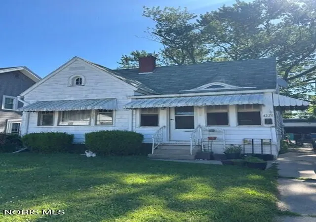 Photo 1 of Single family home for sale at 4328 Packard Rd, Toledo, OH 43612 | MLS# 10011068 | Listing updated on 2026-09-16
