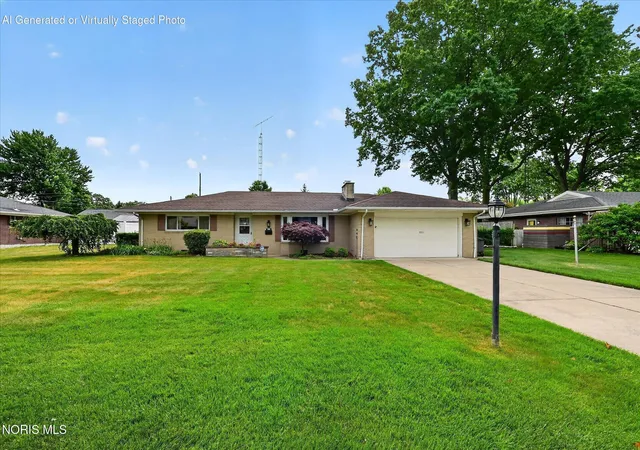 Photo 3 of Sale Pending at 3658 Coronada Dr, Toledo, OH 43615 | MLS# 10010879 | Listing updated on 2026-10-03