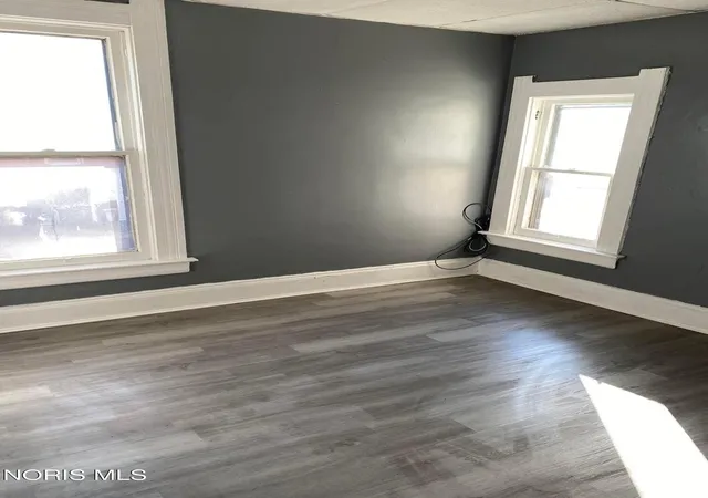 Listing Photo 2 - Condo for sale in building located at 853 Oak St, Toledo, OH 43605