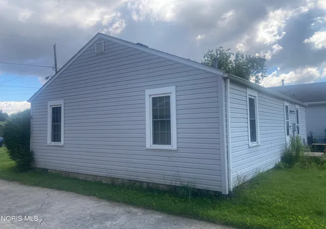 Photo 3 of Sale Pending at 229 Lester Ave, Findlay, OH 45840 | MLS# 10010890 | Listing updated on 2026-08-03