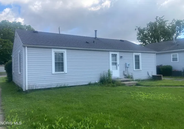 Photo 3 of Sale Pending at 229 Lester Ave, Findlay, OH 45840 | MLS# 10010890 | Listing updated on 2026-08-03