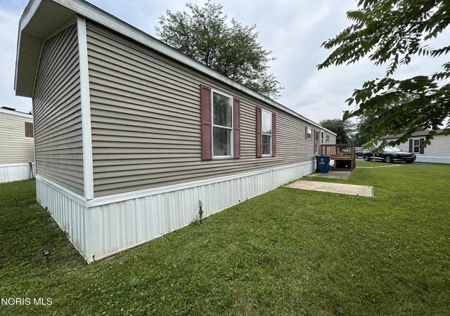 Photo 2 of Manufactured home for sale at 1730 Port Clinton Rd #17, Fremont, OH 43420 | MLS# 10010903 | Listing updated on 2026-09-23