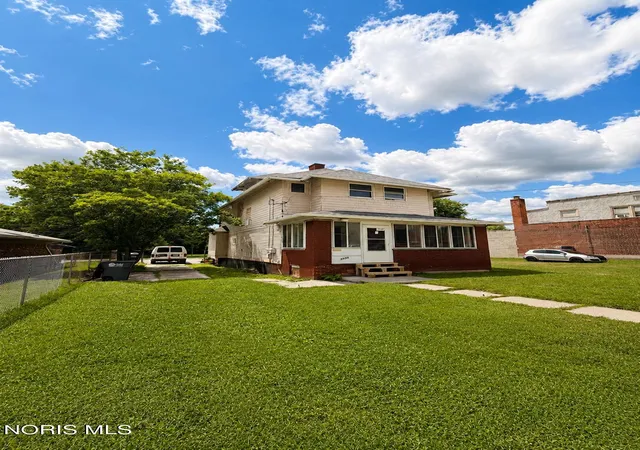 Photo 2 of Multi family home for sale at 1535 Western Ave, Toledo, OH 43609 | MLS# 10010917 | Listing updated on 2026-07-24