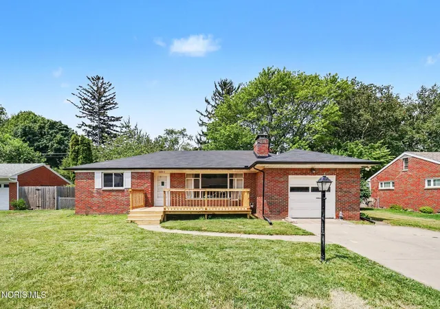 Photo 1 of Single family home for sale at 2843 Strauss Ave, Toledo, OH 43606 | MLS# 10010909 | Listing updated on 2026-08-27
