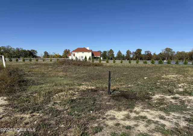 Photo 1 of Land for sale at 5528 Olive Tree Ln, Monclova, OH 43542 | MLS# 10011073 | Listing updated on 2026-07-27