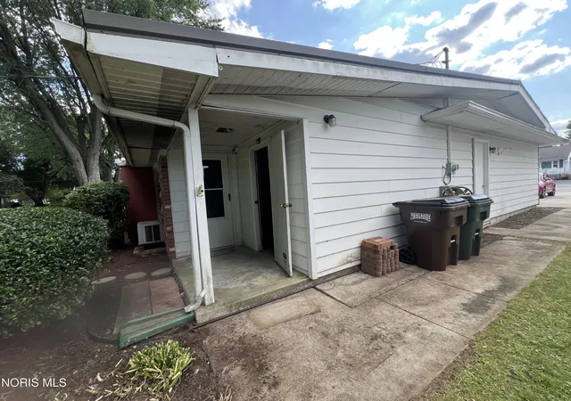 Photo 3 of Single family home for sale at 40 Valley View Pl, Tiffin, OH 44883 | MLS# 10011033 | Listing updated on 2026-07-26