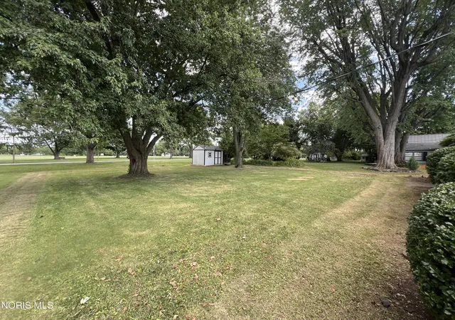 Photo 4 of Single family home for sale at 40 Valley View Pl, Tiffin, OH 44883 | MLS# 10011033 | Listing updated on 2026-07-26