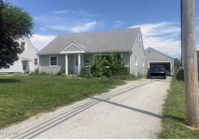 Photo 5 of Sale Pending at 112 Northview Ave, Findlay, OH 45840 | MLS# 10011039 | Listing updated on 2026-08-16