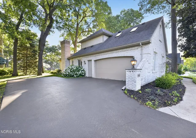 2nd image of 9114 Oak Valley Rd, Holland, OH 43528 | MLS# 10011126