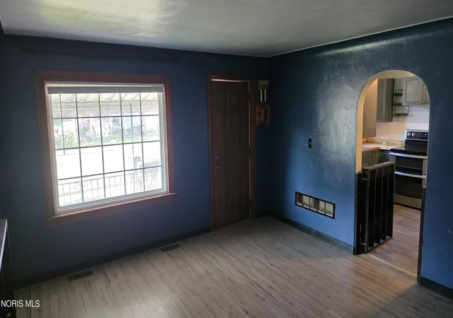 Photo 4 of Single family home for sale at 709 Maplewood St, Delta, OH 43515 | MLS# 10010959 | Listing updated on 2026-07-29