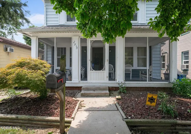 Photo 4 of Single family home for sale at 2915 Upton Ave, Toledo, OH 43606 | MLS# 10010957 | Listing updated on 2026-09-08