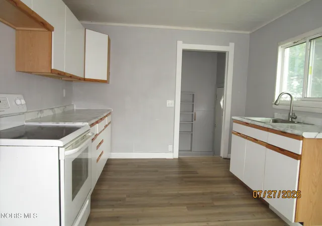 Photo 4 of Single family home for sale at 1714 Marne Ave, Toledo, OH 43613 | MLS# 10010968 | Listing updated on 2026-08-15