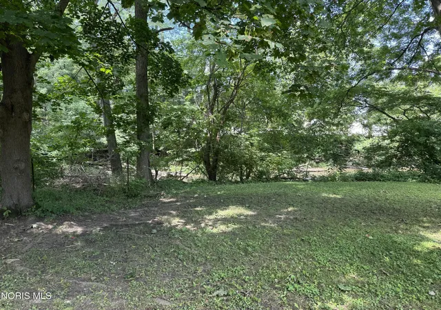 Photo 3 of Single family home for sale at 204 Water St, Pemberville, OH 43450 | MLS# 10010972 | Listing updated on 2026-08-03