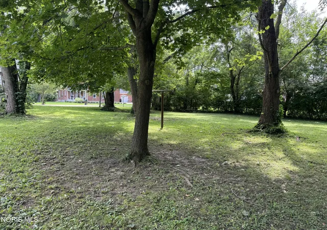 Photo 3 of Single family home for sale at 204 Water St, Pemberville, OH 43450 | MLS# 10010972 | Listing updated on 2026-08-03