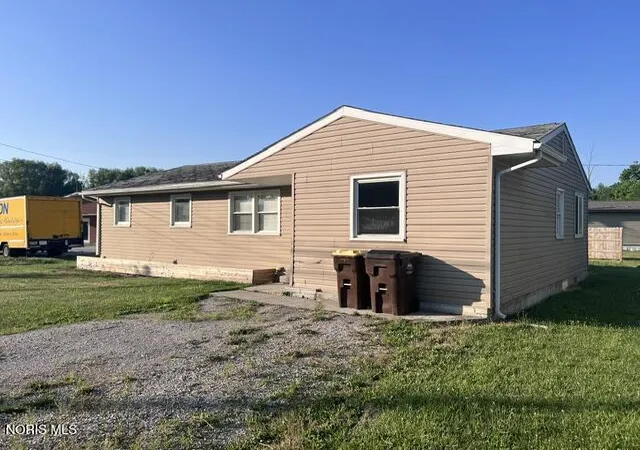 3rd image of 1129 Ayersville Ave, Defiance, OH 43512 | MLS# 10012661