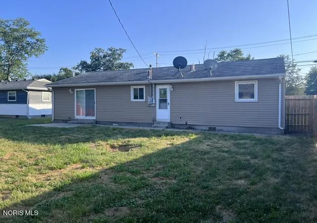 4th image of 1129 Ayersville Ave, Defiance, OH 43512 | MLS# 10012661
