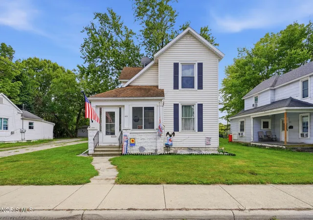 Photo 2 of Single family home for sale at 419 Washington St, Findlay, OH 45840 | MLS# 10011019 | Listing updated on 2026-07-28