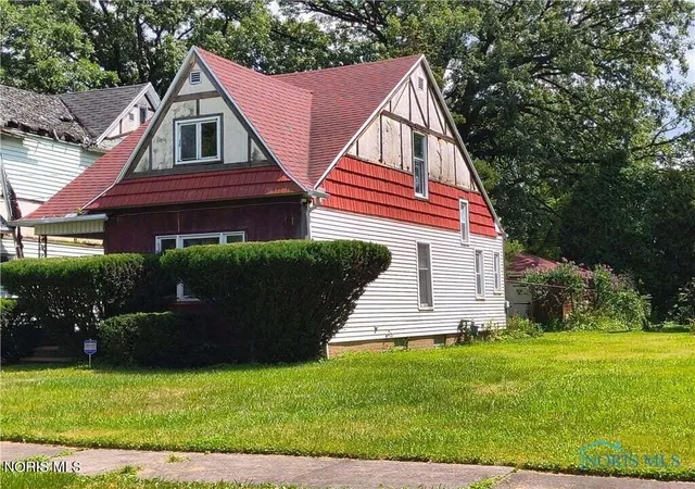 Photo 1 of Single family home for sale at 1816 Clay Ave, Toledo, OH 43608 | MLS# 10011006 | Listing updated on 2026-08-01