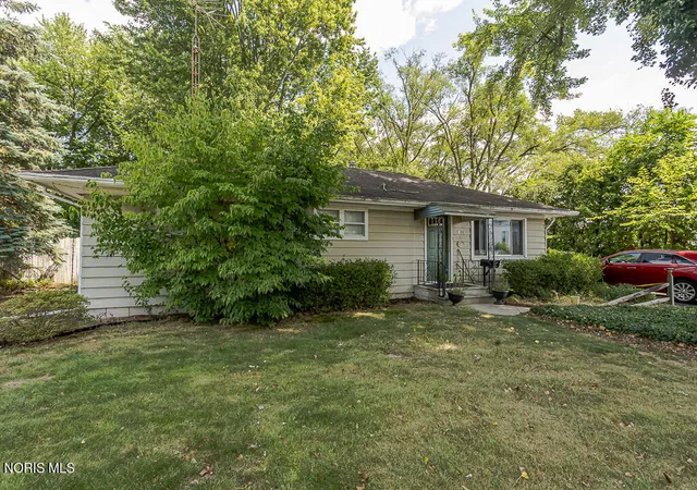 36th image of 5204 Silvertown Dr, Sylvania, OH 43560 | MLS# 10011010
