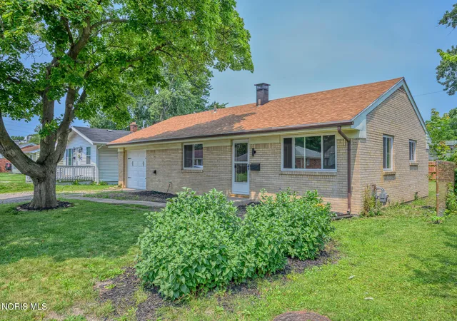 Photo 2 of Single family home for sale at 1328 Cady St, Maumee, OH 43537 | MLS# 10011028 | Listing updated on 2026-10-06