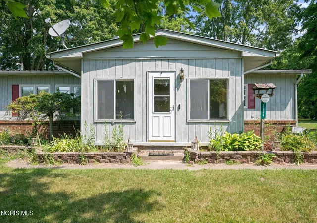 Photo 2 of Single family home for sale at 3184 Co Rd V, Liberty Center, OH 43532 | MLS# 10011037 | Listing updated on 2026-09-04