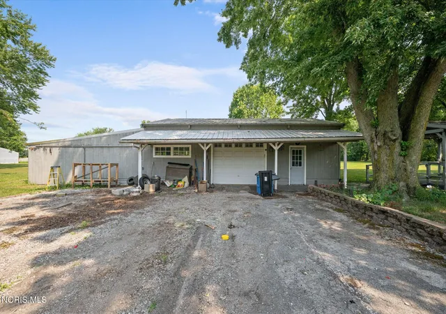 Photo 3 of Single family home for sale at 3184 Co Rd V, Liberty Center, OH 43532 | MLS# 10011037 | Listing updated on 2026-09-04