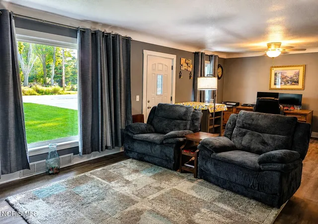 2nd image of 23393 W Centerfield Dr, Genoa, OH 43430 | MLS# 10011092