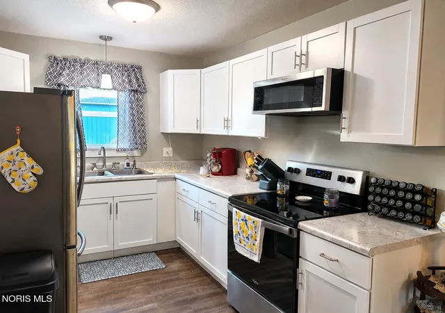 3rd image of 23393 W Centerfield Dr, Genoa, OH 43430 | MLS# 10011092