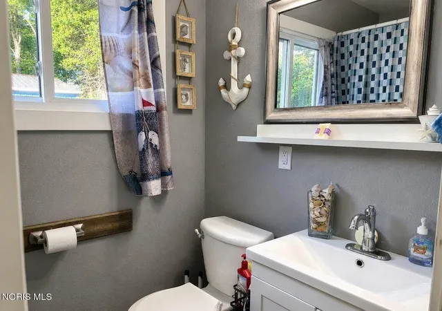 4th image of 23393 W Centerfield Dr, Genoa, OH 43430 | MLS# 10011092