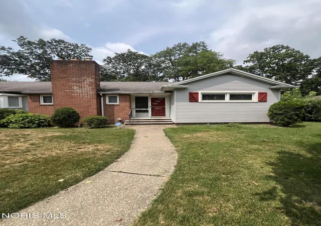 Photo 2 of Single family home for sale at 3445 Woodley Rd, Toledo, OH 43606 | MLS# 10011036 | Listing updated on 2026-09-19