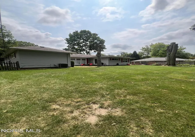 Photo 3 of Single family home for sale at 3445 Woodley Rd, Toledo, OH 43606 | MLS# 10011036 | Listing updated on 2026-09-19