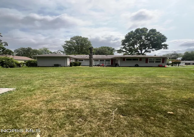 Photo 3 of Single family home for sale at 3445 Woodley Rd, Toledo, OH 43606 | MLS# 10011036 | Listing updated on 2026-09-19