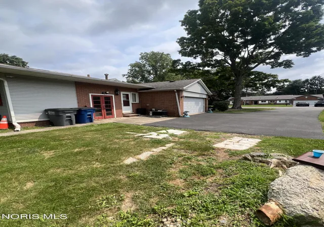 Photo 4 of Single family home for sale at 3445 Woodley Rd, Toledo, OH 43606 | MLS# 10011036 | Listing updated on 2026-09-19