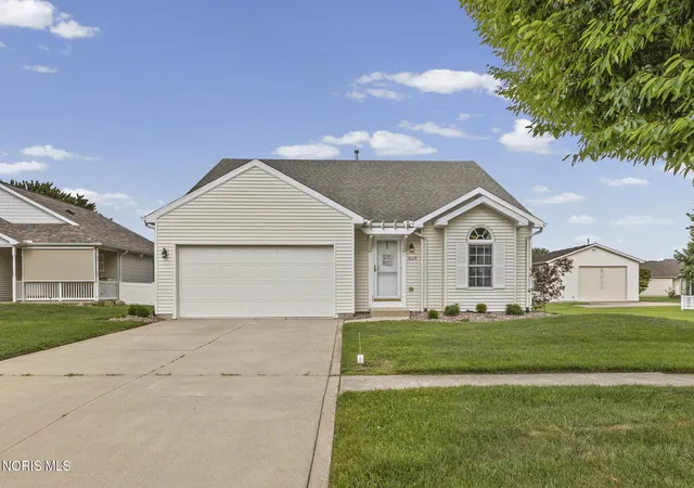 Photo 1 of Single family home for sale at 1029 Anna Ln, Bowling Green, OH 43402 | MLS# 10011221 | Listing updated on 2026-08-08